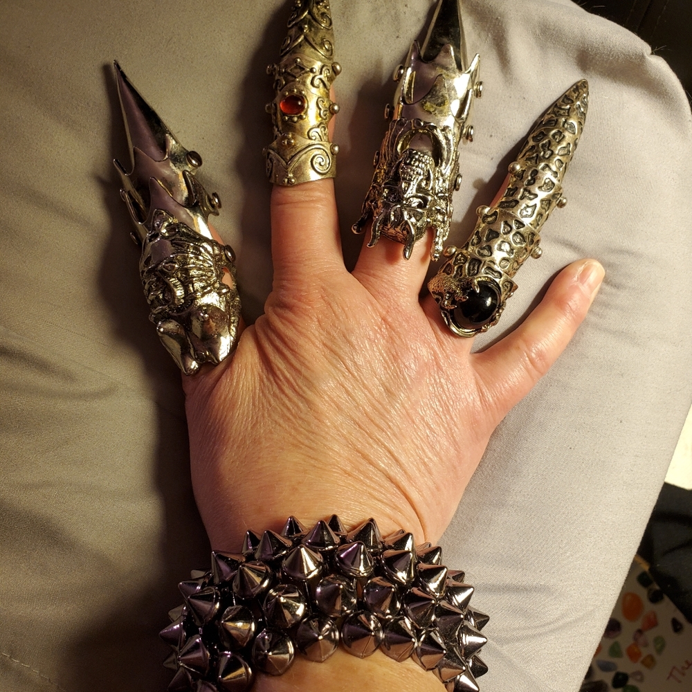 Unique finger tips and bracelet